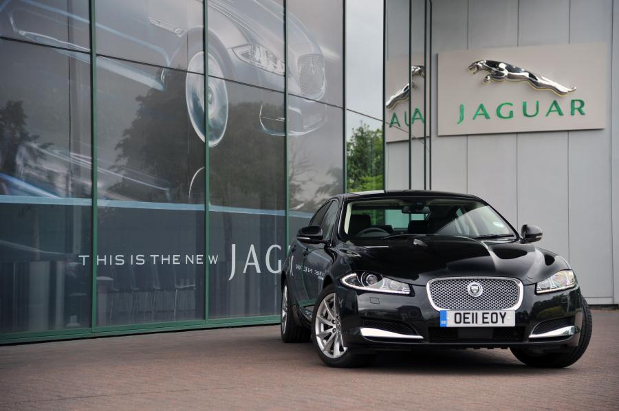  Jaguar XF 2.2 Diesel 2012 года  (фото 3 из 12)
